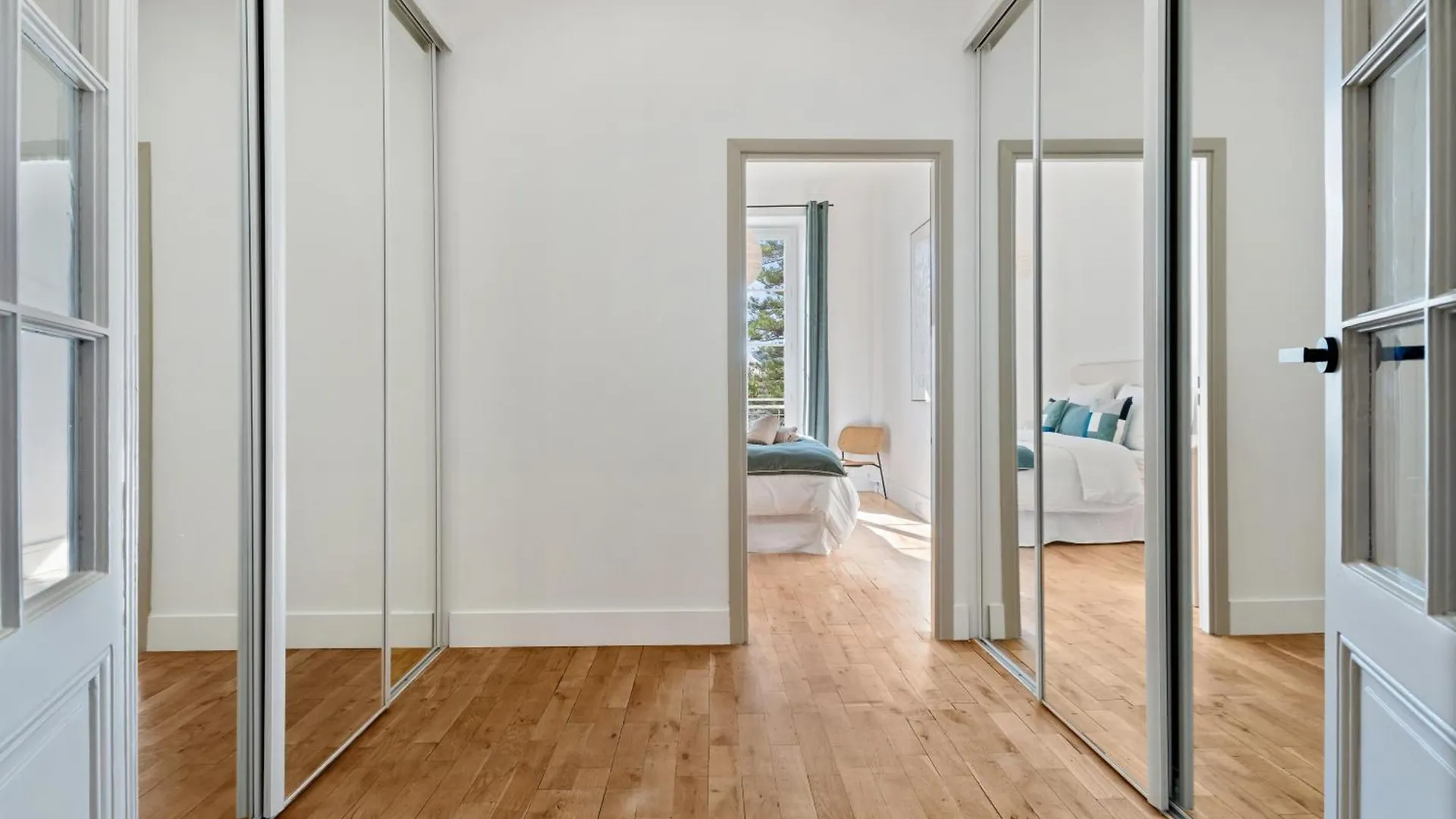 Nice Renting - Victor - Historic Palace Luxury 3 Bedrooms Parking