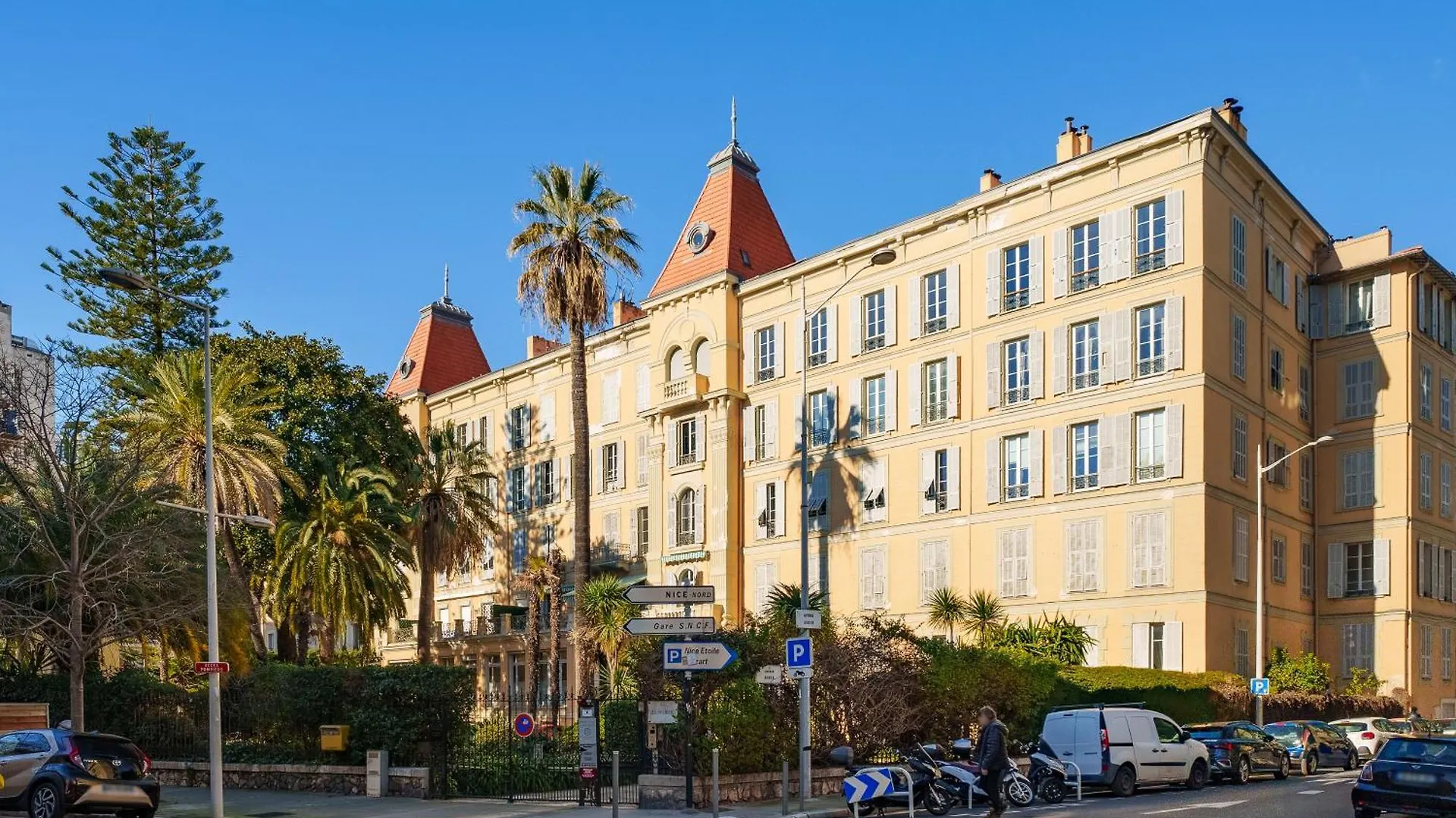 Nice Renting - Victor - Historic Palace Luxury 3 Bedrooms Parking Apartment