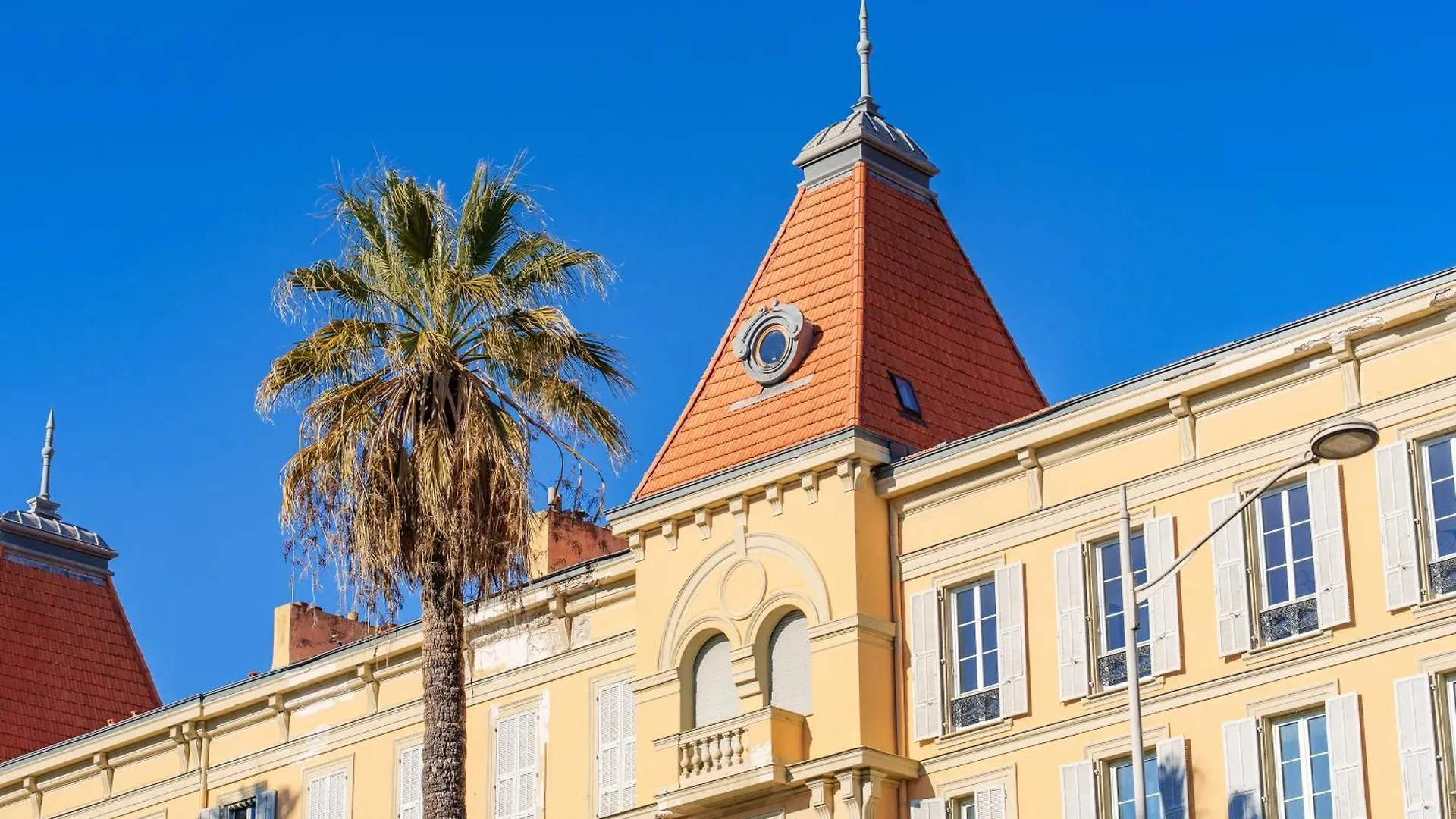 Nice Renting - Victor - Historic Palace Luxury 3 Bedrooms Parking