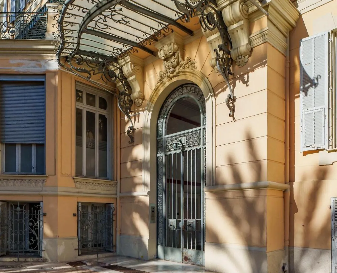 Nice Renting - Victor - Historic Palace Luxury 3 Bedrooms Parking 0*,  France